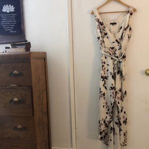 Dynamite floral wrap dress, size XS. Size is true to fit!